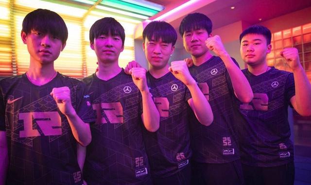 传球更有威 传球更有威